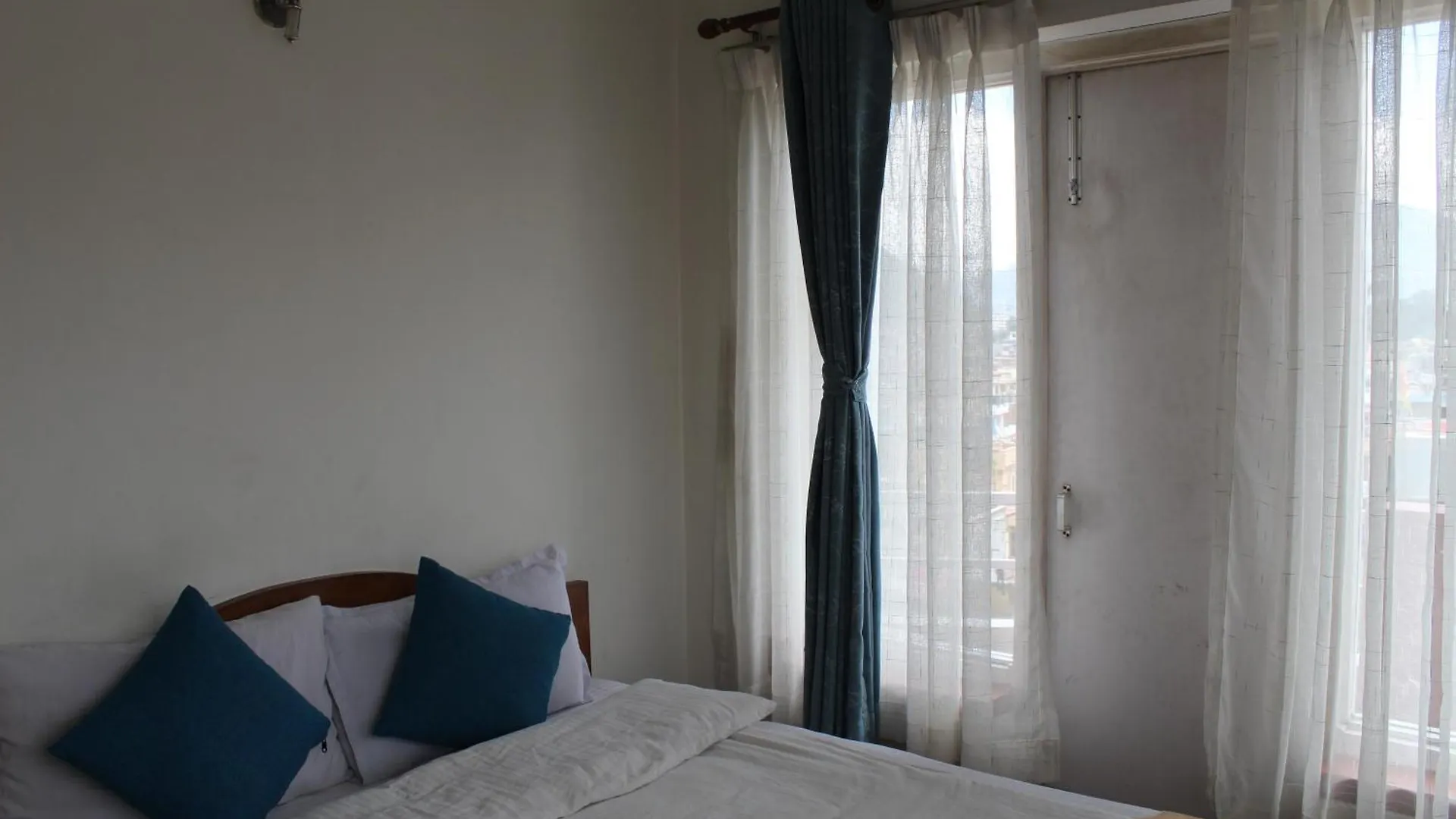 32 Peace Home Kathmandu 0*,